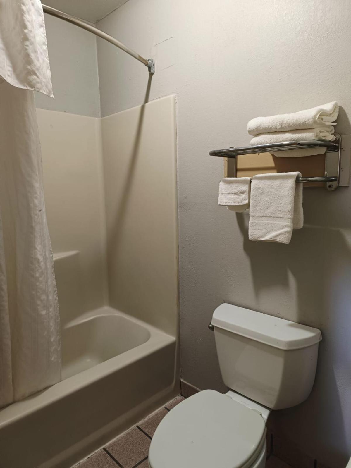 Executive Inn By Oyo Kilgore North Ngoại thất bức ảnh